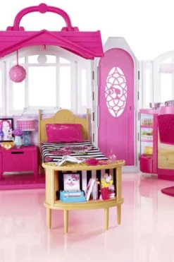 Barbie® Glam Getaway House dukkehus