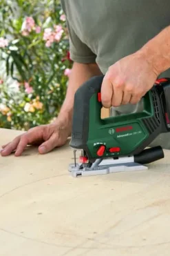 Bosch AdvancedSaw 18V-140 stikksag u/batteri og lader