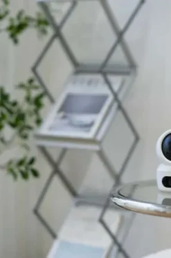 EZVIZ H7C 4MP Wi-Fi kamera med to objektiver for panorering og tilt