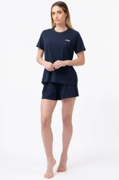 Fila pysjamassett dame