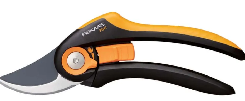 Fiskars Plus beskjæringssaks, sideskjær (P541)