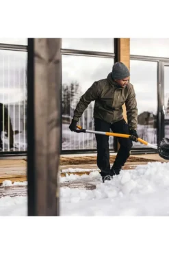 Fiskars X-series Ergo snømåke