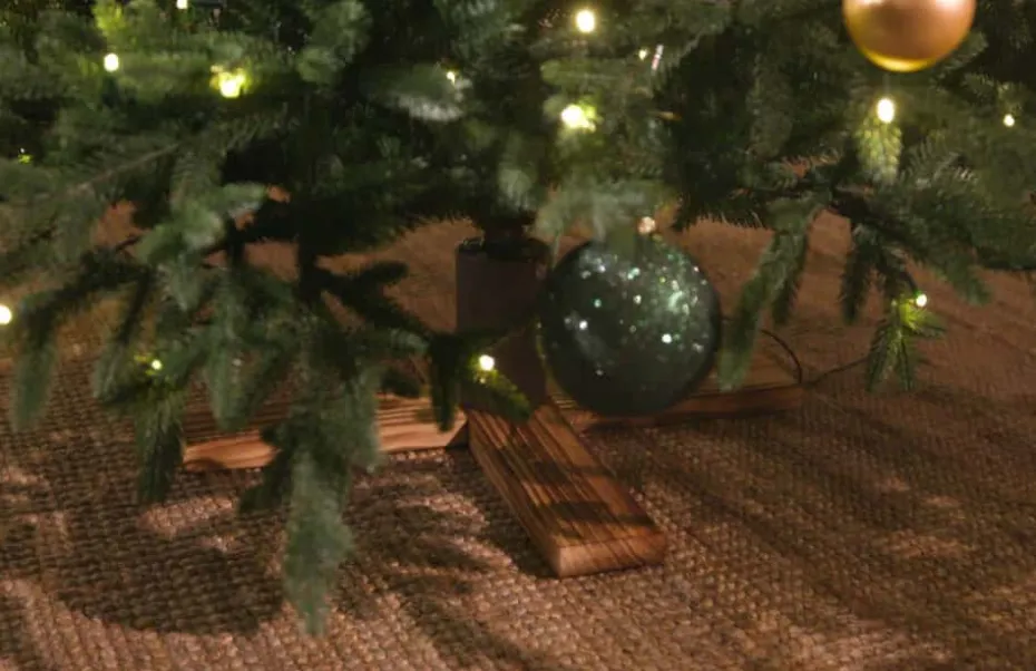 Juletrefot i treverk for kunstig juletre