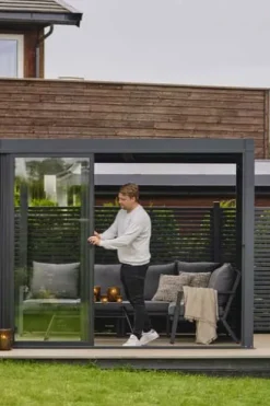Krifon Stavern pergola skyvedør i glass