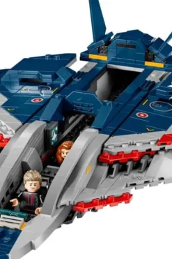 LEGO® ǀ Marvel Avengers: Age of Ultron Quinjet 76325