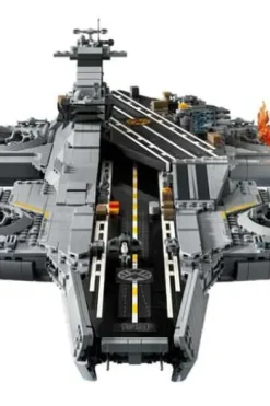 LEGO® ǀ Marvel S.H.I.E.L.D. helicarrier 76354