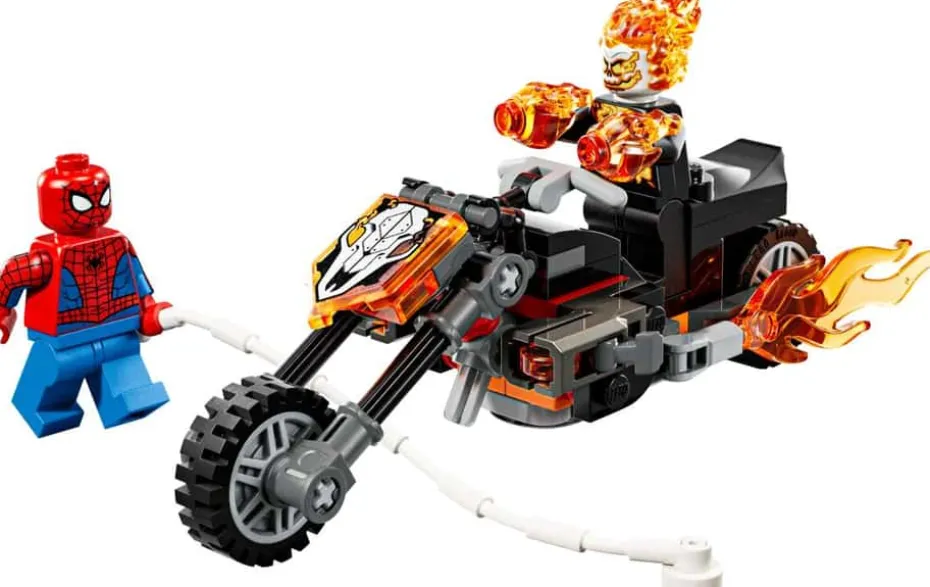 LEGO® ǀ Marvel Spider-Man mot Ghost Rider på motorsykkel 76335