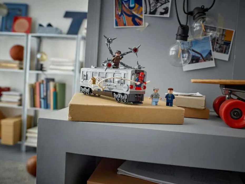 LEGO® ǀ Marvel Spider-Man mot Doc Ock: T-banescenen 76321