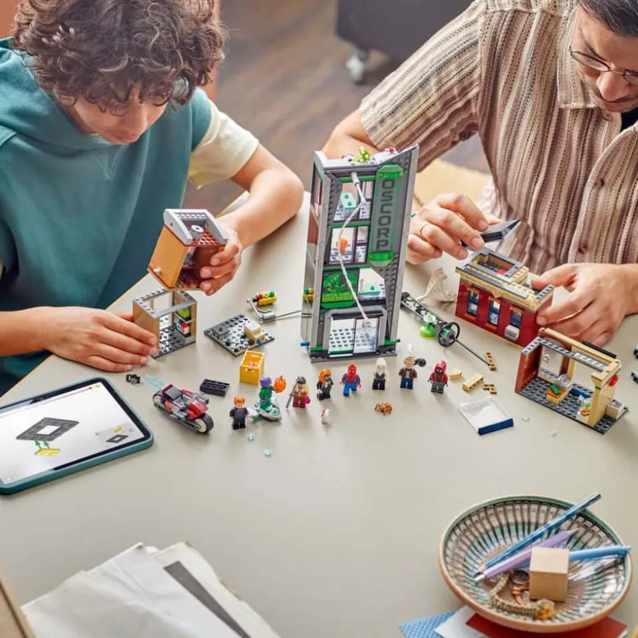 LEGO® ǀ Marvel Spider-Man mot Oscorp 76324