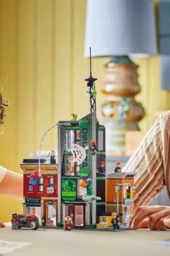 LEGO® ǀ Marvel Spider-Man mot Oscorp 76324
