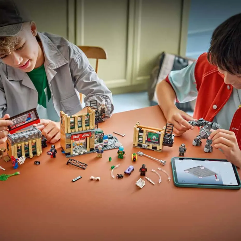 LEGO® ǀ Marvel Spider-Man mot Mysterio: Daily Bugle 76342