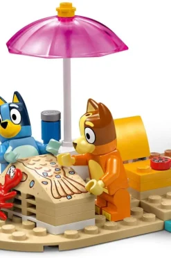 LEGO® Bluey: Bluey og familiens biltur til stranden 11202