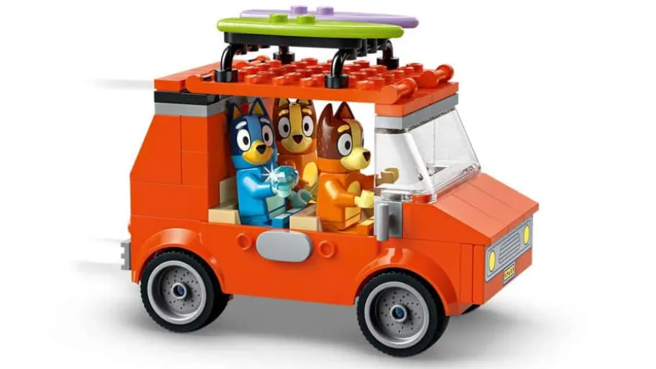 LEGO® Bluey: Bluey og familiens biltur til stranden 11202