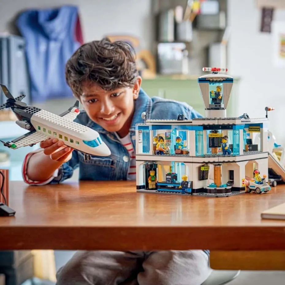 LEGO® City Flyplass og fly 60502