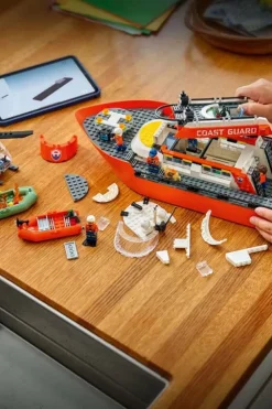 LEGO® City Kystvaktens helikopter og redningsbåt 60504