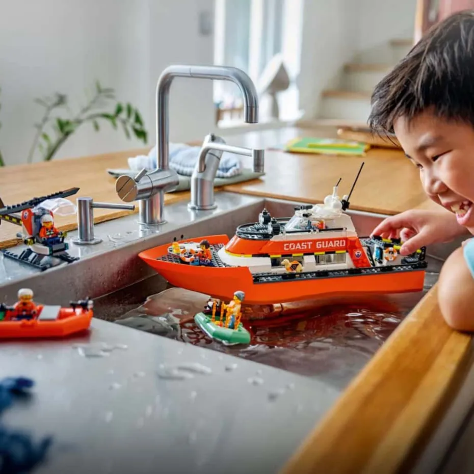 LEGO® City Kystvaktens helikopter og redningsbåt 60504