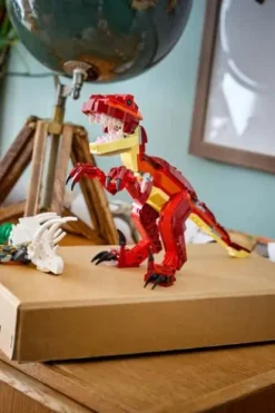 LEGO® Creator 3-i-1 Fryktinngytende dinosaur 31379