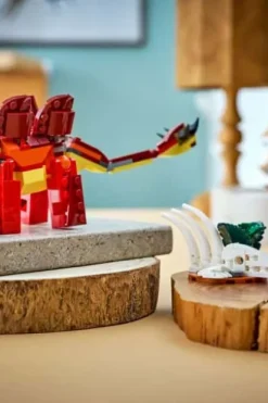 LEGO® Creator 3-i-1 Fryktinngytende dinosaur 31379