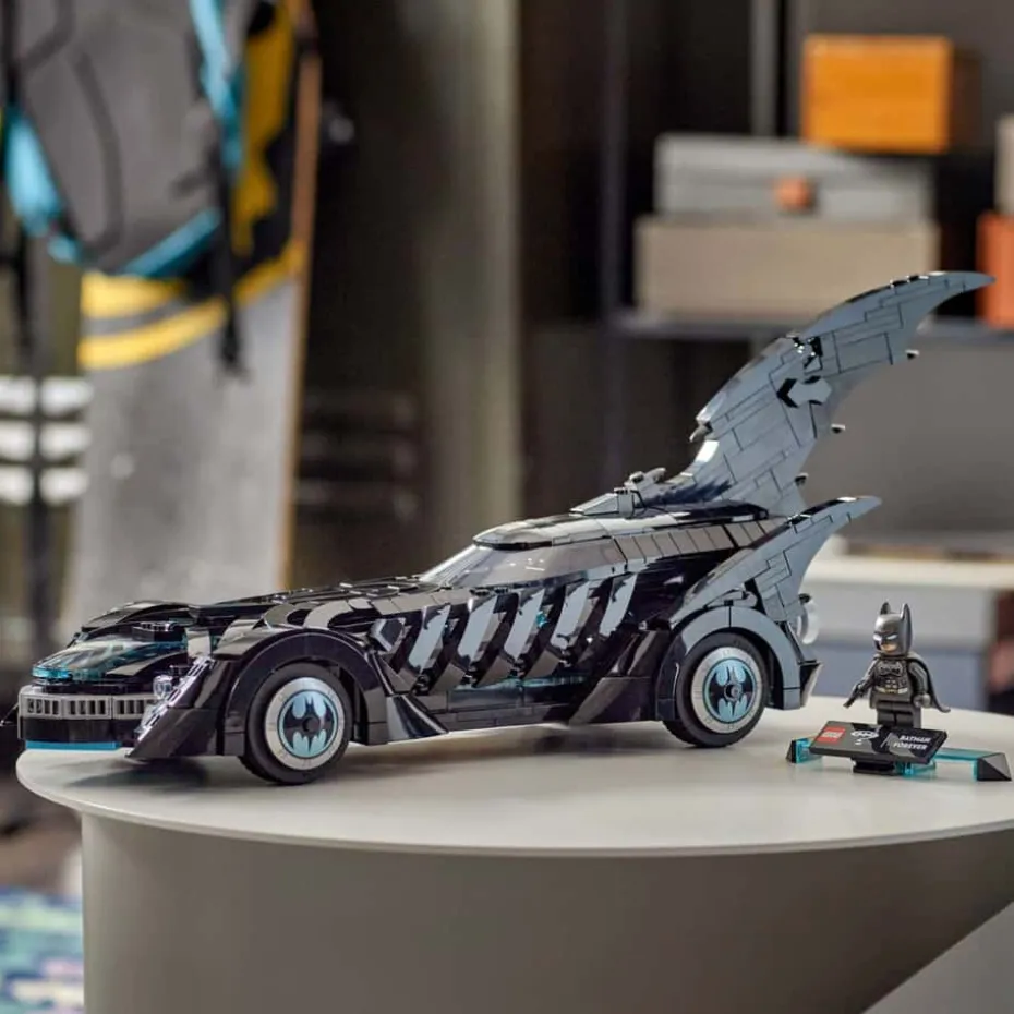 LEGO® DC Batman™: Batman Forever™ Batmobile™ 76304