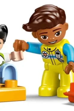LEGO® DUPLO® Sykebil med sjåfør 10447