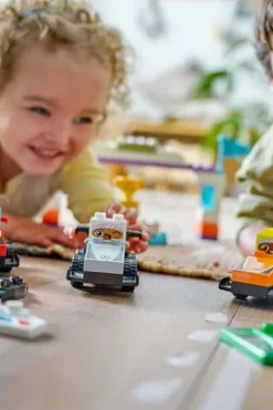 LEGO® DUPLO® Town F1® Team med racerbiler og sjåfører 10445
