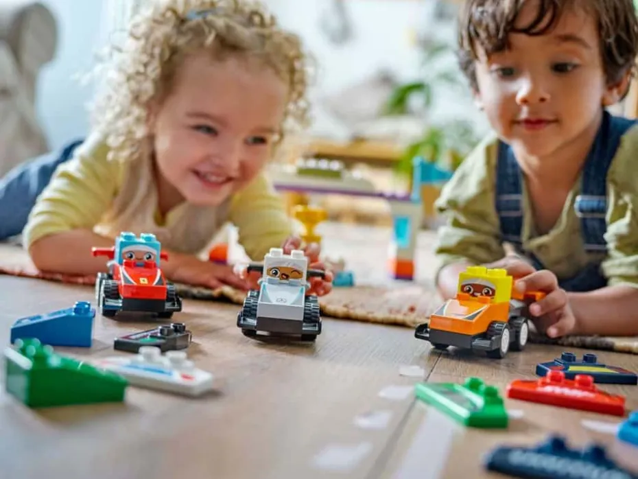LEGO® DUPLO® Town F1® Team med racerbiler og sjåfører 10445