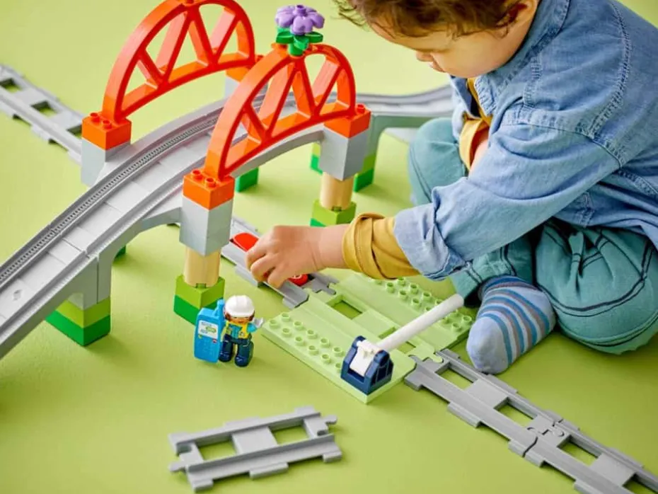 LEGO® DUPLO® Town Utvidelsessett med togbro og skinner 10426