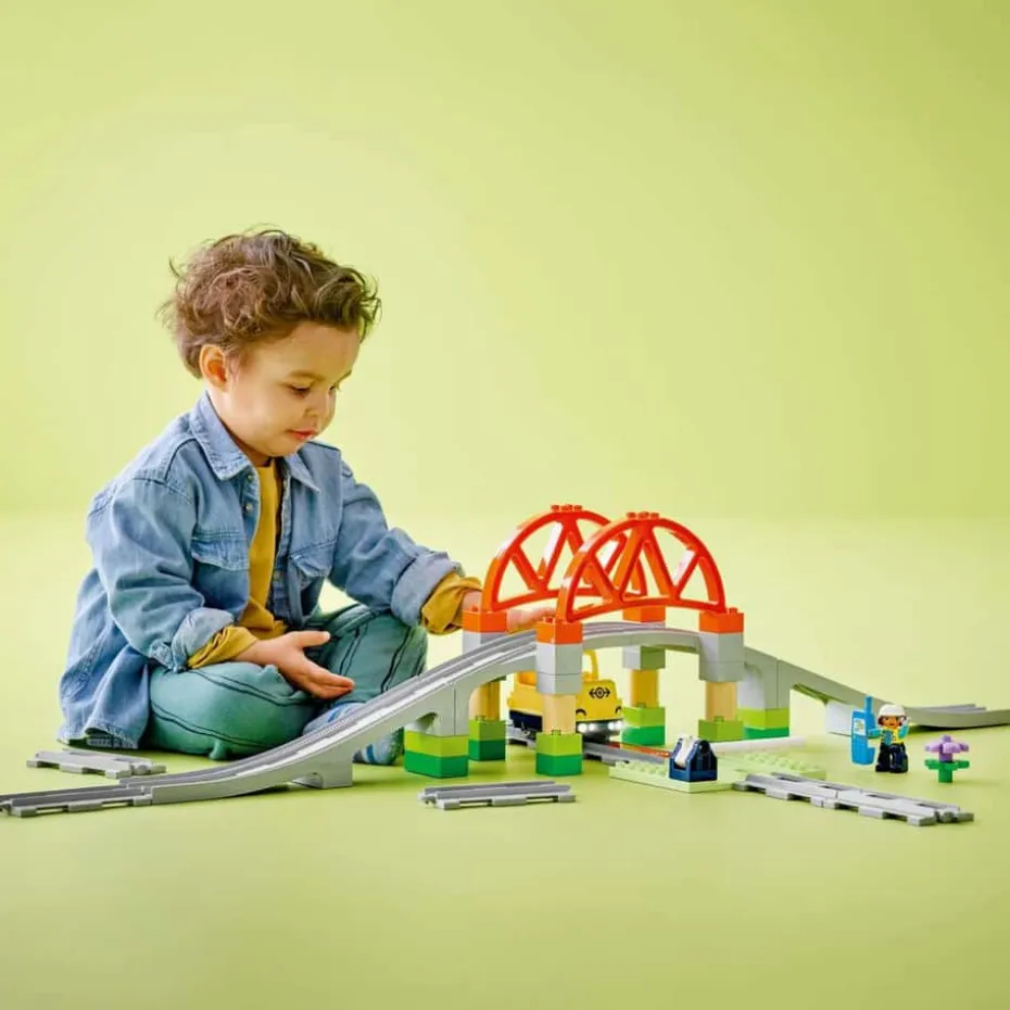 LEGO® DUPLO® Town Utvidelsessett med togbro og skinner 10426