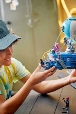 LEGO® Fortnite® Battle Bus 77073