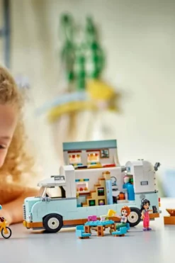 LEGO® Friends Bobiltur med venner 42663