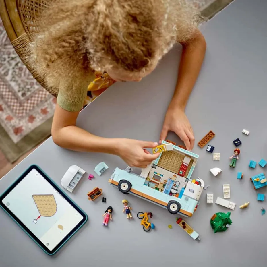 LEGO® Friends Bobiltur med venner 42663