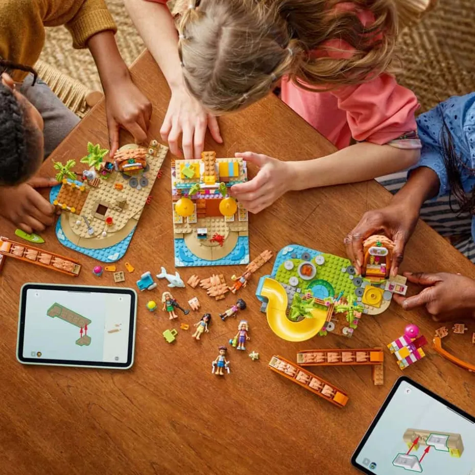 LEGO® Friends Familieferie på strandresort 42673