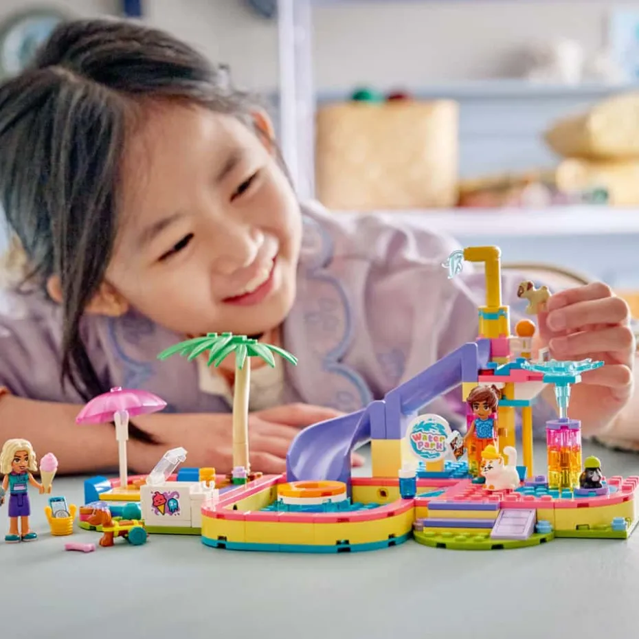 LEGO® Friends Gøyal dag i Badeland 42676