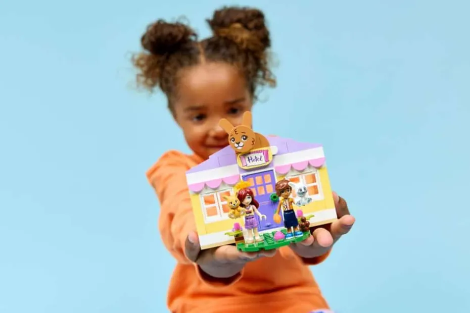 LEGO® Friends Heartlake Citys kaninhotell 42679