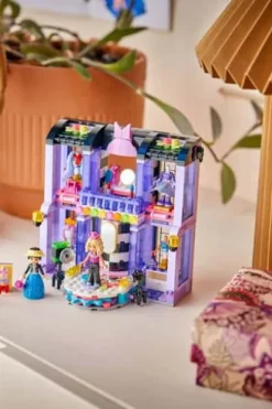 LEGO® Friends Heartlake Citys moteshow 42685