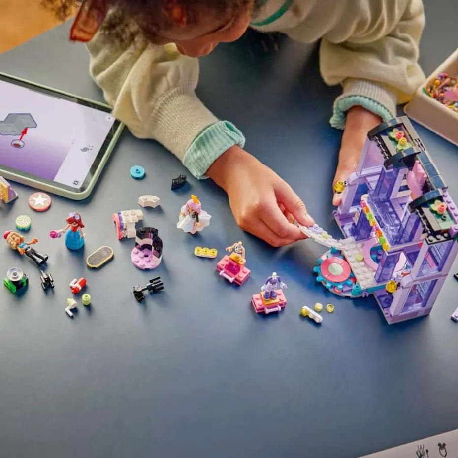 LEGO® Friends Heartlake Citys moteshow 42685