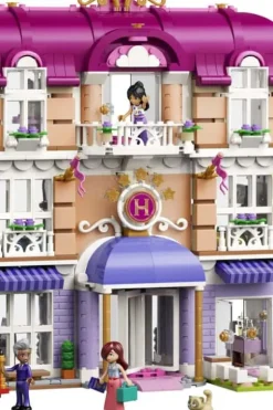 LEGO® Friends Heartlake Citys Grand Hotell 42704