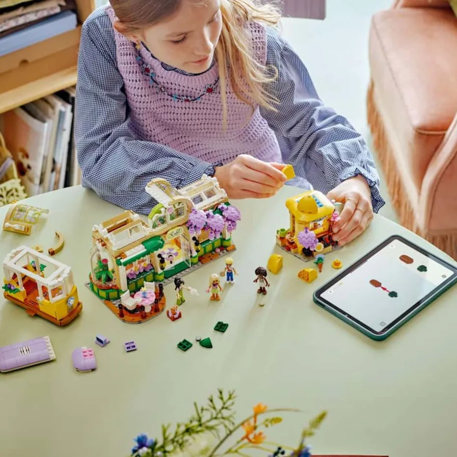LEGO® Friends Kafé med blomsterbutikk 42671