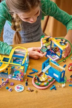 LEGO® Friends klubbhuset i Heartlake City 42689