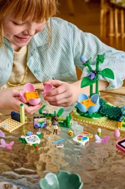 LEGO® Friends Snurrende tekoppkarusell med blomstertema 42702