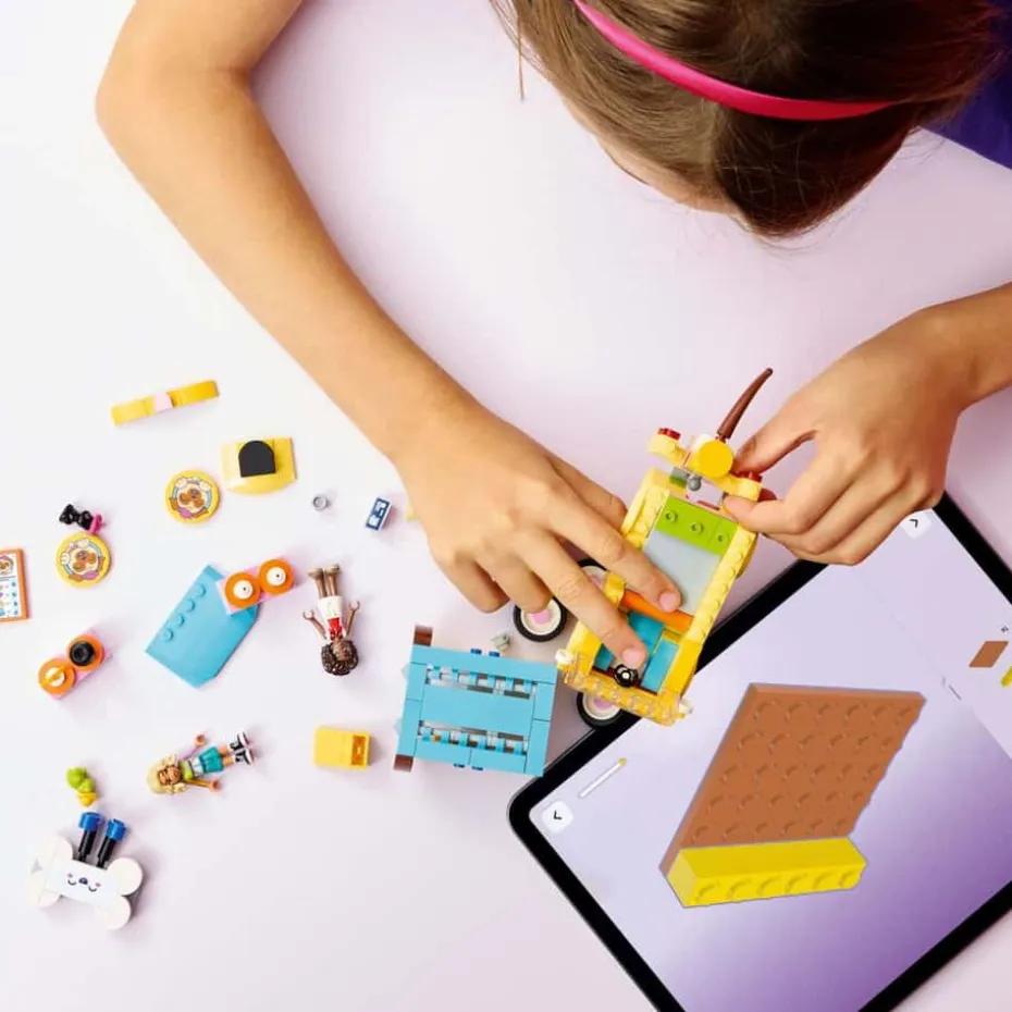 LEGO® Friends Varebil med dyretilbehør 42678