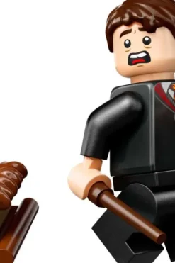 LEGO® Harry Potter™ Den glefsende Monsterboken om monstre 76449