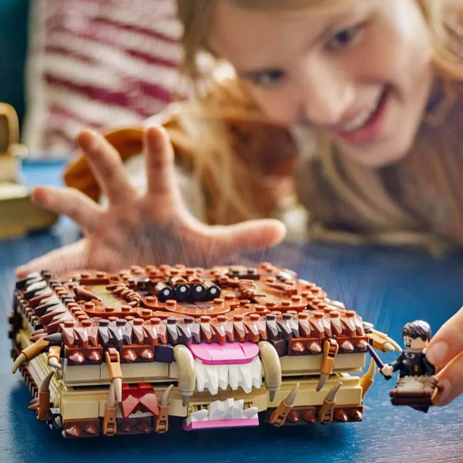 LEGO® Harry Potter™ Den glefsende Monsterboken om monstre 76449