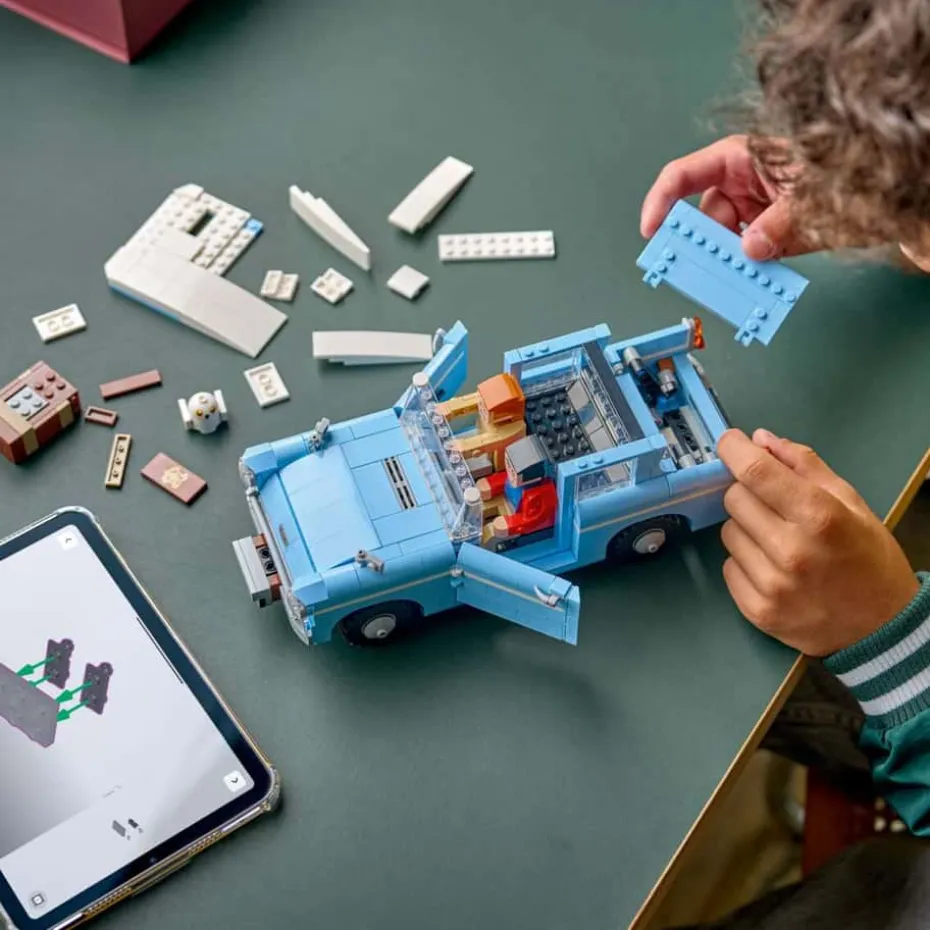 LEGO® Harry Potter™ Forhekset, flygende Ford Anglia™ 76470