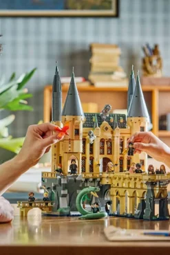 LEGO® Harry Potter™ Galtvortborgen: Østfløyen 76473
