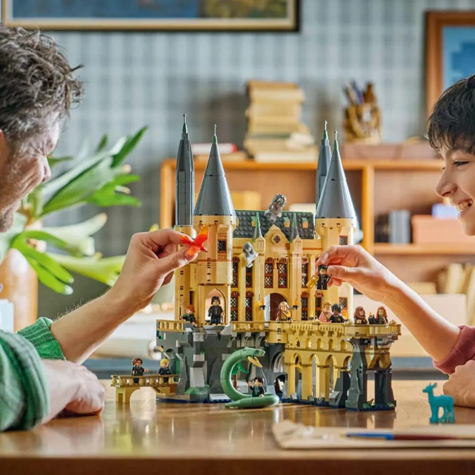 LEGO® Harry Potter™ Galtvortborgen: Østfløyen 76473