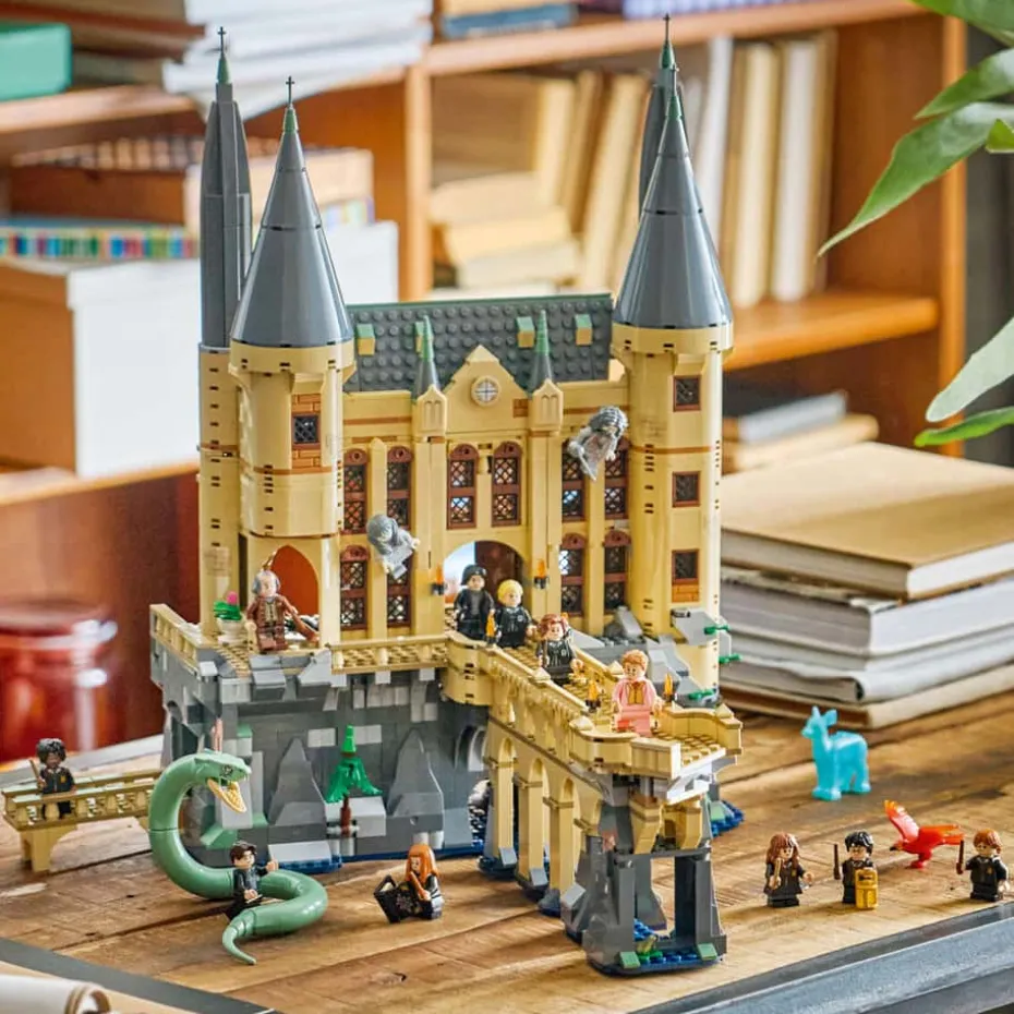LEGO® Harry Potter™ Galtvortborgen: Østfløyen 76473