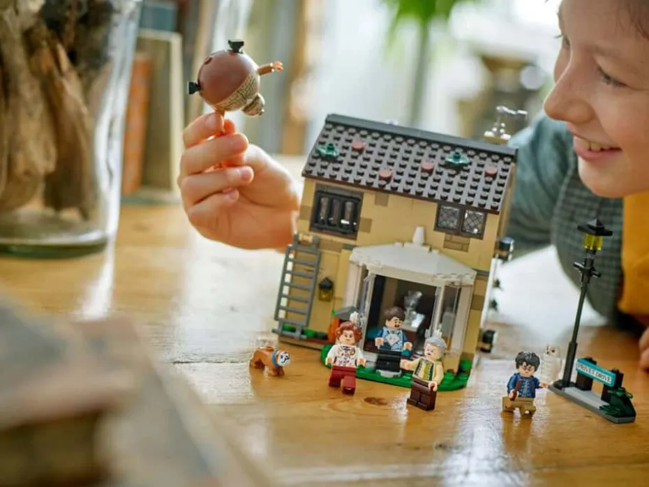 LEGO® Harry Potter™ Hekkveien: Tante Margots besøk 76451