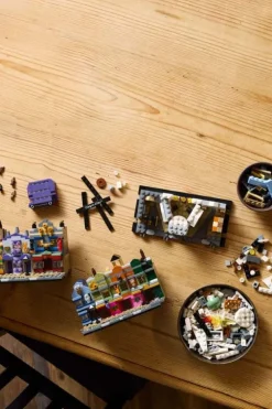 LEGO® Harry Potter™ Trollmannsbutikker i Diagonallmenningen 76444