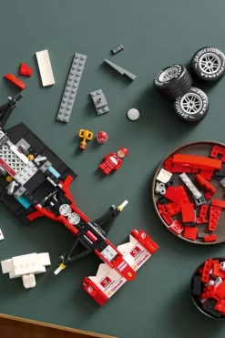 LEGO® Icons Ferrari F2004 og Michael Schumacher 11375